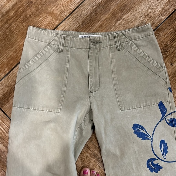 Tommy Hilfiger Floral Painted Canvas Jeans l Women's Size 8 l Gray Green Blue - Picture 3 of 7